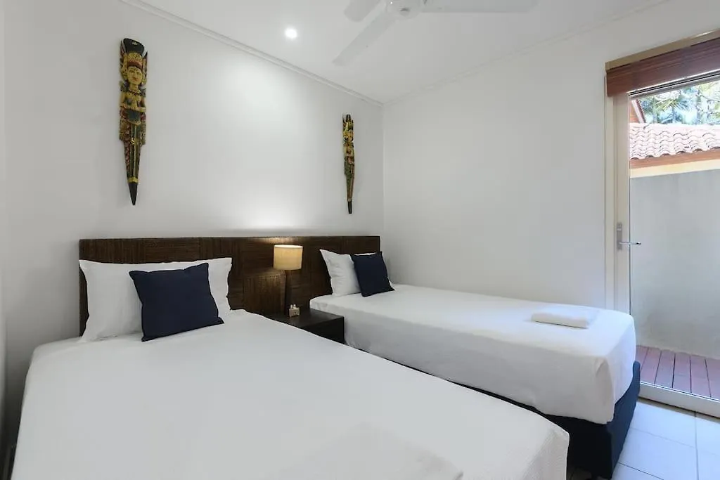 Surya Villa 2 - On Four Mile Beach Порт Дуглас 0*,